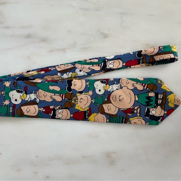 PEANUTS Snoopy Men's Multi Colored Necktie - Picture 2 of 5